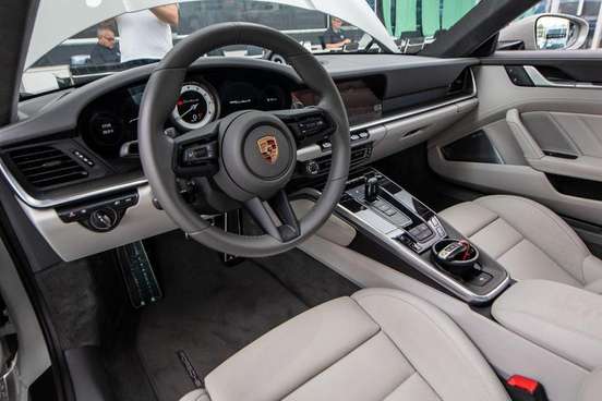 PORSCHE-911-2023