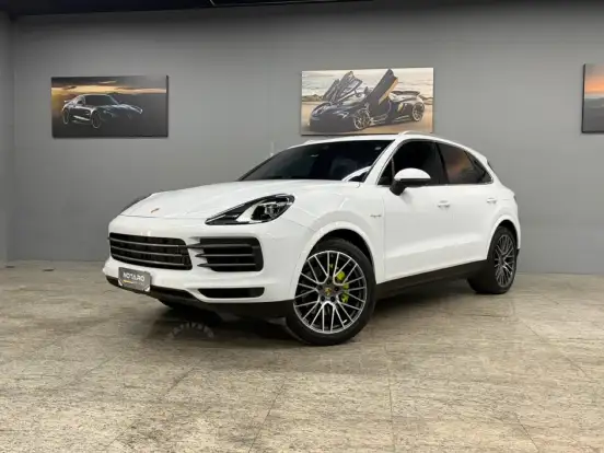 PORSCHE-CAYENNE-2021