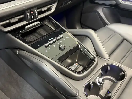 PORSCHE-CAYENNE-2024