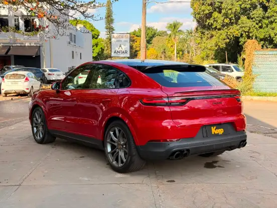 PORSCHE-CAYENNE-2022
