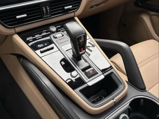 PORSCHE-CAYENNE-2023
