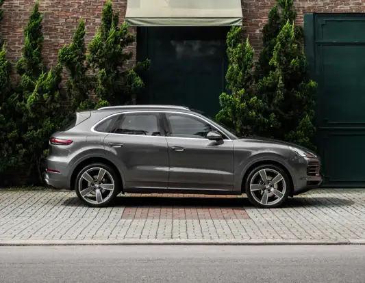 PORSCHE-CAYENNE-2018