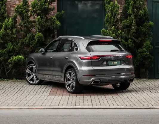 PORSCHE-CAYENNE-2018