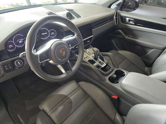 PORSCHE-CAYENNE-2021
