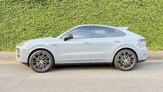 PORSCHE-CAYENNE-2025