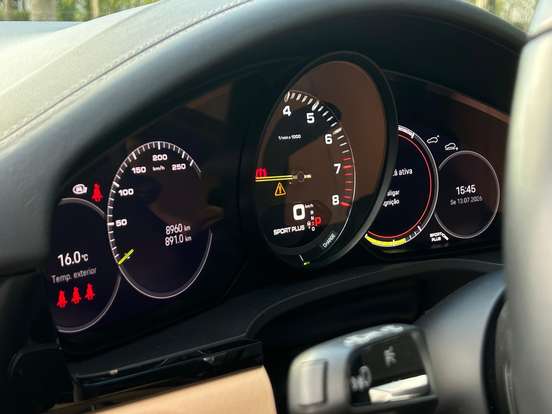 PORSCHE-CAYENNE-2023