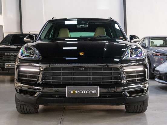 PORSCHE-CAYENNE-2022