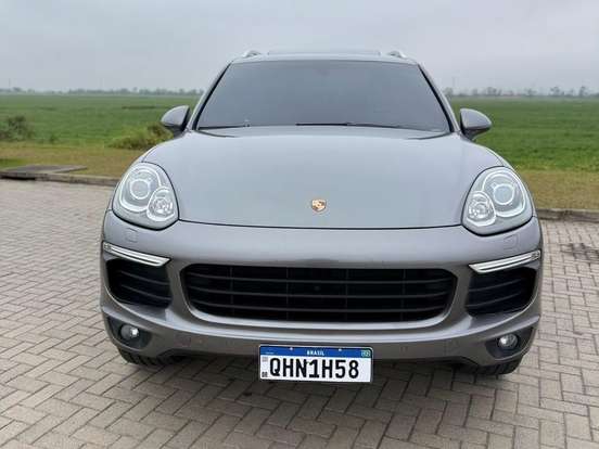 PORSCHE-CAYENNE-2015