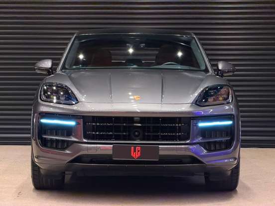 PORSCHE-CAYENNE-2025