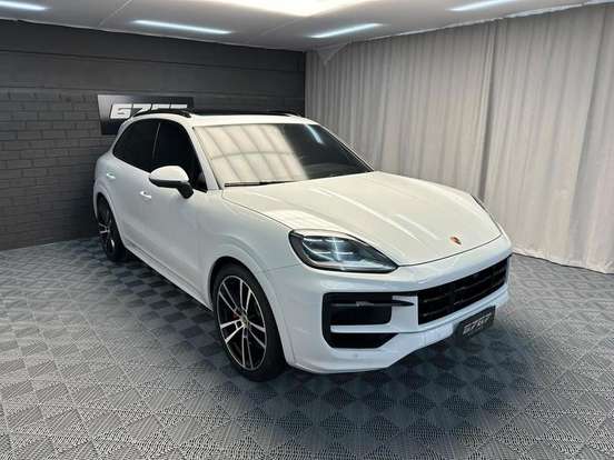 PORSCHE-CAYENNE-2023
