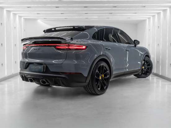 PORSCHE-CAYENNE-2022