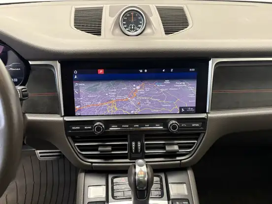 PORSCHE-MACAN-2021