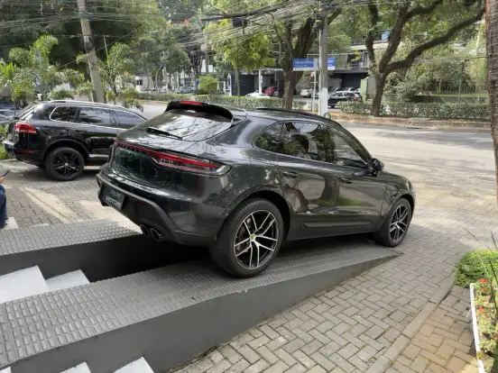 PORSCHE-MACAN-2023