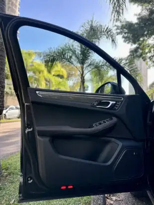 PORSCHE-MACAN-2025