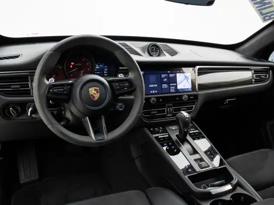 PORSCHE-MACAN-2023