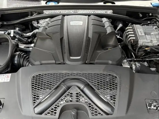 PORSCHE-MACAN-2023