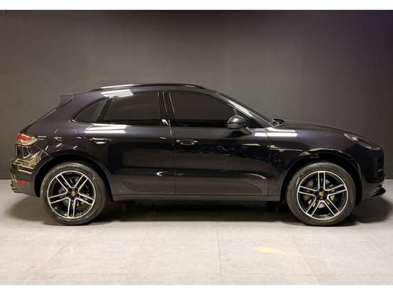 PORSCHE-MACAN-2021