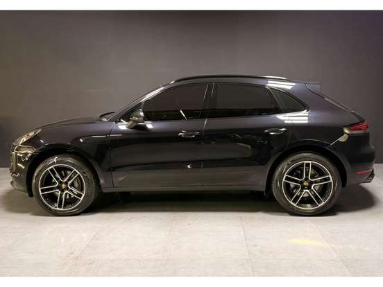 PORSCHE-MACAN-2021