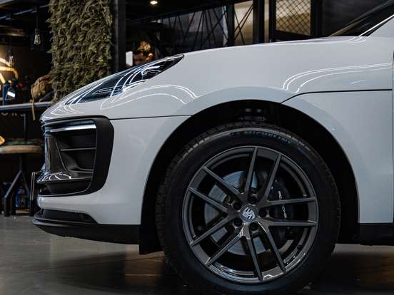 PORSCHE-MACAN-2025