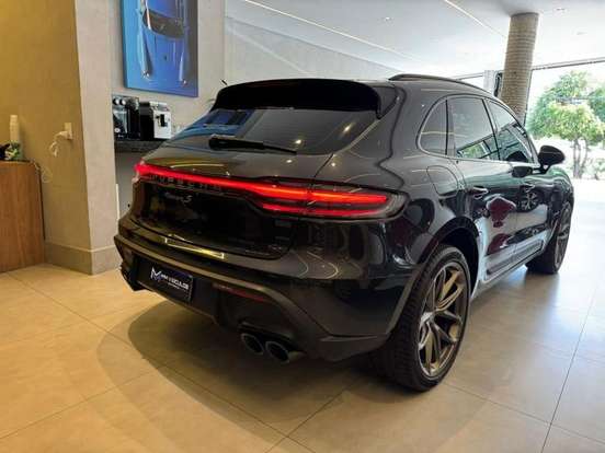 PORSCHE-MACAN-2021