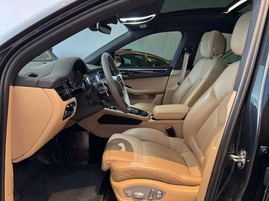 PORSCHE-MACAN-2021
