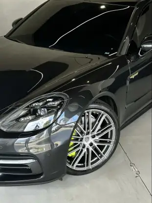 PORSCHE-PANAMERA-2018