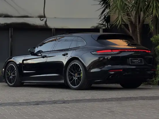 PORSCHE-PANAMERA-2022