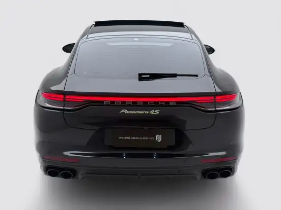 PORSCHE-PANAMERA-2022