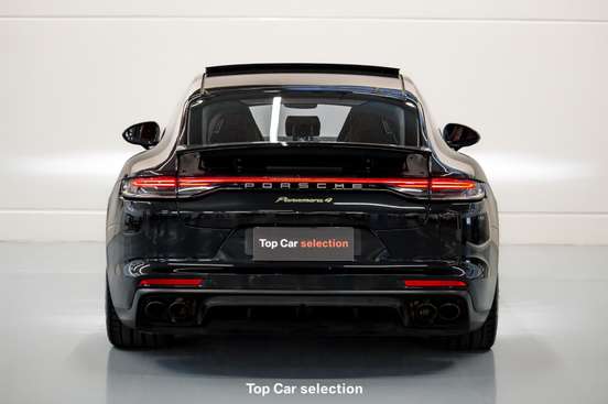 PORSCHE-PANAMERA-2023