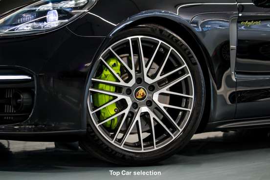 PORSCHE-PANAMERA-2023