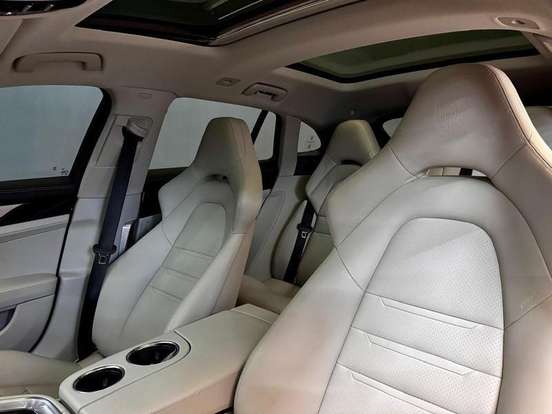 PORSCHE-PANAMERA-2023