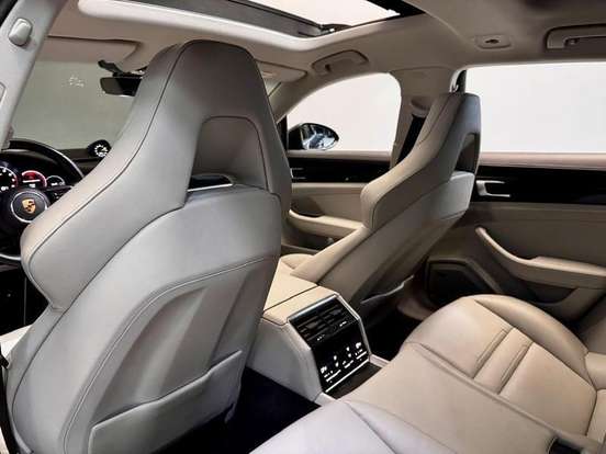 PORSCHE-PANAMERA-2023