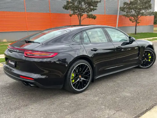 PORSCHE-PANAMERA-2019