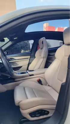 PORSCHE-TAYCAN-2023
