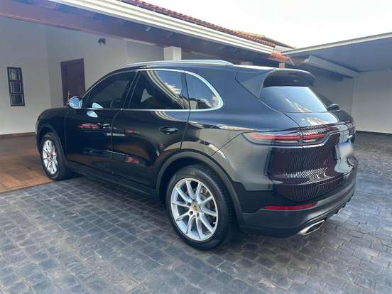 PORSCHE-CAYENNE-2019