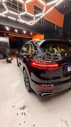 PORSCHE-CAYENNE-2015