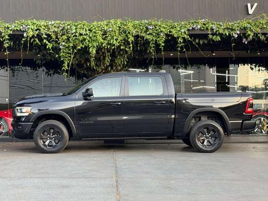 RAM-1500-5.7 V8 GASOLINA REBEL CD 4X4 AUTOMÁTICO RAM-1500-2024