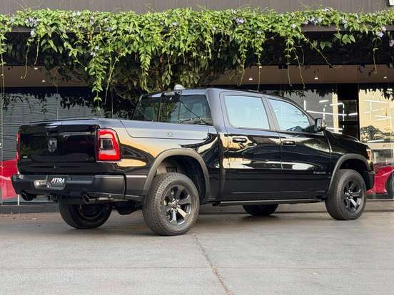 RAM-1500-5.7 V8 GASOLINA REBEL CD 4X4 AUTOMÁTICO RAM-1500-2024