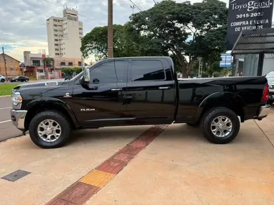 RAM-3500-6.7 I6 TURBO DIESEL LARAMIE CD 4X4 AUTOMÁTICO RAM-3500-2022