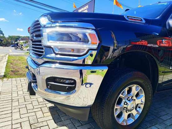 RAM-3500-6.7 I6 TURBO DIESEL LARAMIE CD 4X4 AUTOMÁTICO RAM-3500-2023