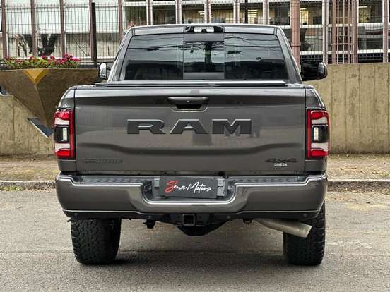 RAM-3500-6.7 I6 TURBO DIESEL LARAMIE NIGHT EDITION CD 4X4 AUTOMÁTICO RAM-3500-2022