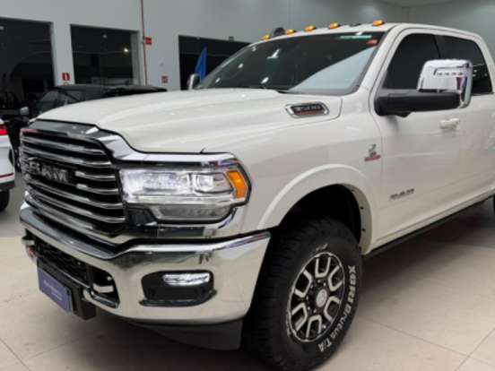 RAM-3500-6.7 I6 TURBO DIESEL LIMITED LONGHORN CD 4X4 AUTOMÁTICO RAM-3500-2024