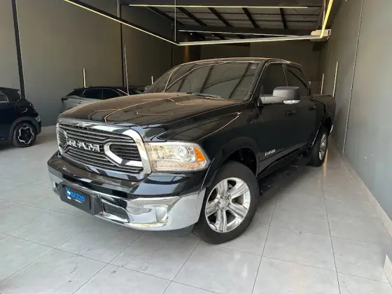 RAM CLASSIC 5.7 V8 GASOLINA LARAMIE CD 4X4 AUTOMÁTICO