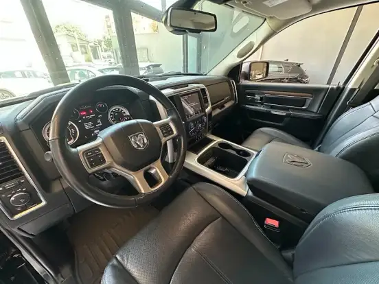 RAM-CLASSIC-5.7 V8 GASOLINA LARAMIE CD 4X4 AUTOMÁTICO RAM-CLASSIC-2023