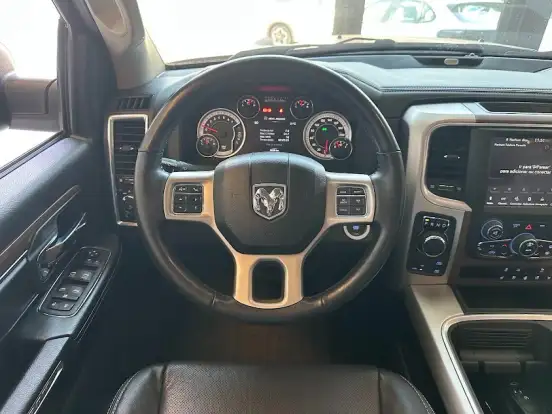 RAM-CLASSIC-5.7 V8 GASOLINA LARAMIE CD 4X4 AUTOMÁTICO RAM-CLASSIC-2023