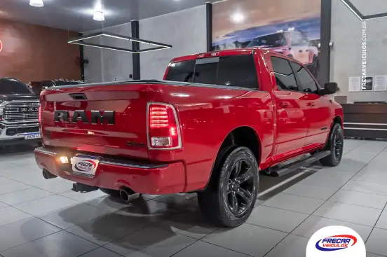 RAM-CLASSIC-5.7 V8 GASOLINA LARAMIE NIGHT EDITION CD 4X4 AUTOMÁTICO RAM-CLASSIC-2023