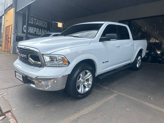 RAM CLASSIC 5.7 V8 GASOLINA LARAMIE CD 4X4 AUTOMÁTICO