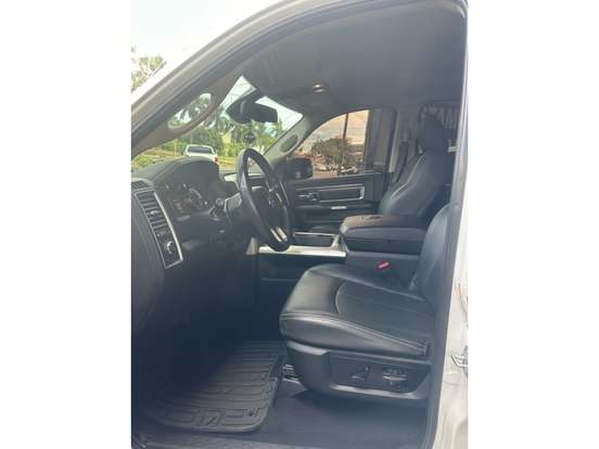 RAM-CLASSIC-5.7 V8 GASOLINA LARAMIE CD 4X4 AUTOMÁTICO RAM-CLASSIC-2023