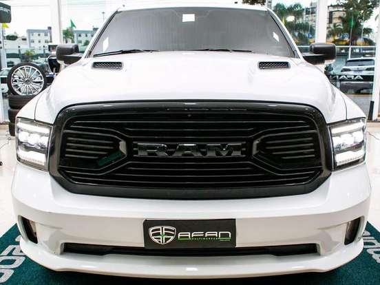 RAM-CLASSIC-5.7 V8 GASOLINA LARAMIE NIGHT EDITION CD 4X4 AUTOMÁTICO RAM-CLASSIC-2022