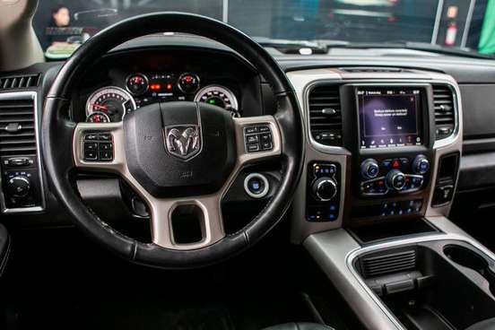 RAM-CLASSIC-5.7 V8 GASOLINA LARAMIE NIGHT EDITION CD 4X4 AUTOMÁTICO RAM-CLASSIC-2022